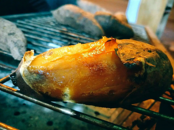 Khoai lang nước mật - Món ngon đường phố Hàn Quốc níu chân du khách