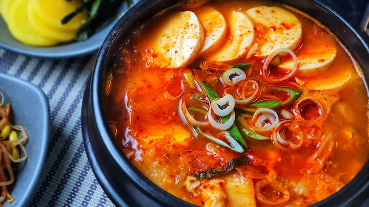 Canh đậu phụ non - Món ăn không thể bỏ lỡ khi đặt chân đến Hàn Quốc tháng 11
