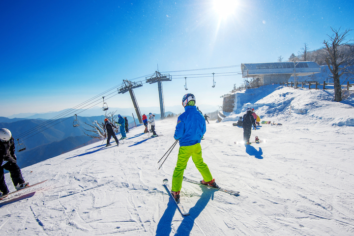 Trượt tuyết tại Muju Deogyusan Ski Resort đem lại cảm giác kích thích mới lạ
