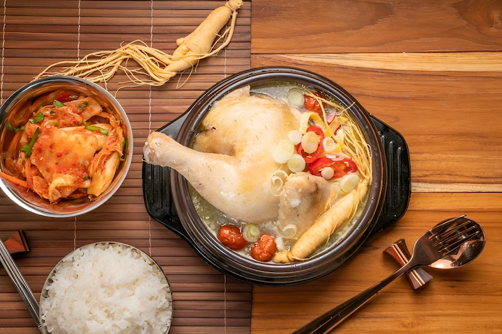 G&agrave; hầm s&acirc;m - M&oacute;n ăn thơm ngon, bổ dưỡng truyền thống H&agrave;n Quốc
