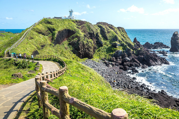Đảo Jeju - Điểm đến thu h&uacute;t du kh&aacute;ch th&aacute;ng 6 với kh&ocirc;ng gian y&ecirc;n b&igrave;nh v&agrave; l&atilde;ng mạn