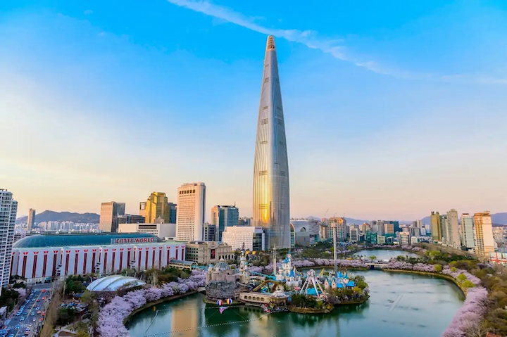 Lotte World Tower bên bờ sông Hàn sở hữu kiến trúc độc đáo