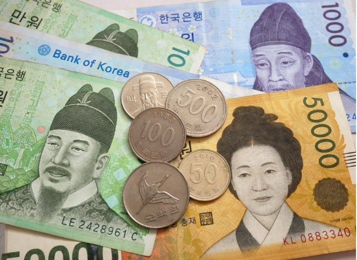 Đổi tiền sang Won Hàn Quốc trước chuyến đi để thuận tiện mua sắm, ăn uống và thanh toán.