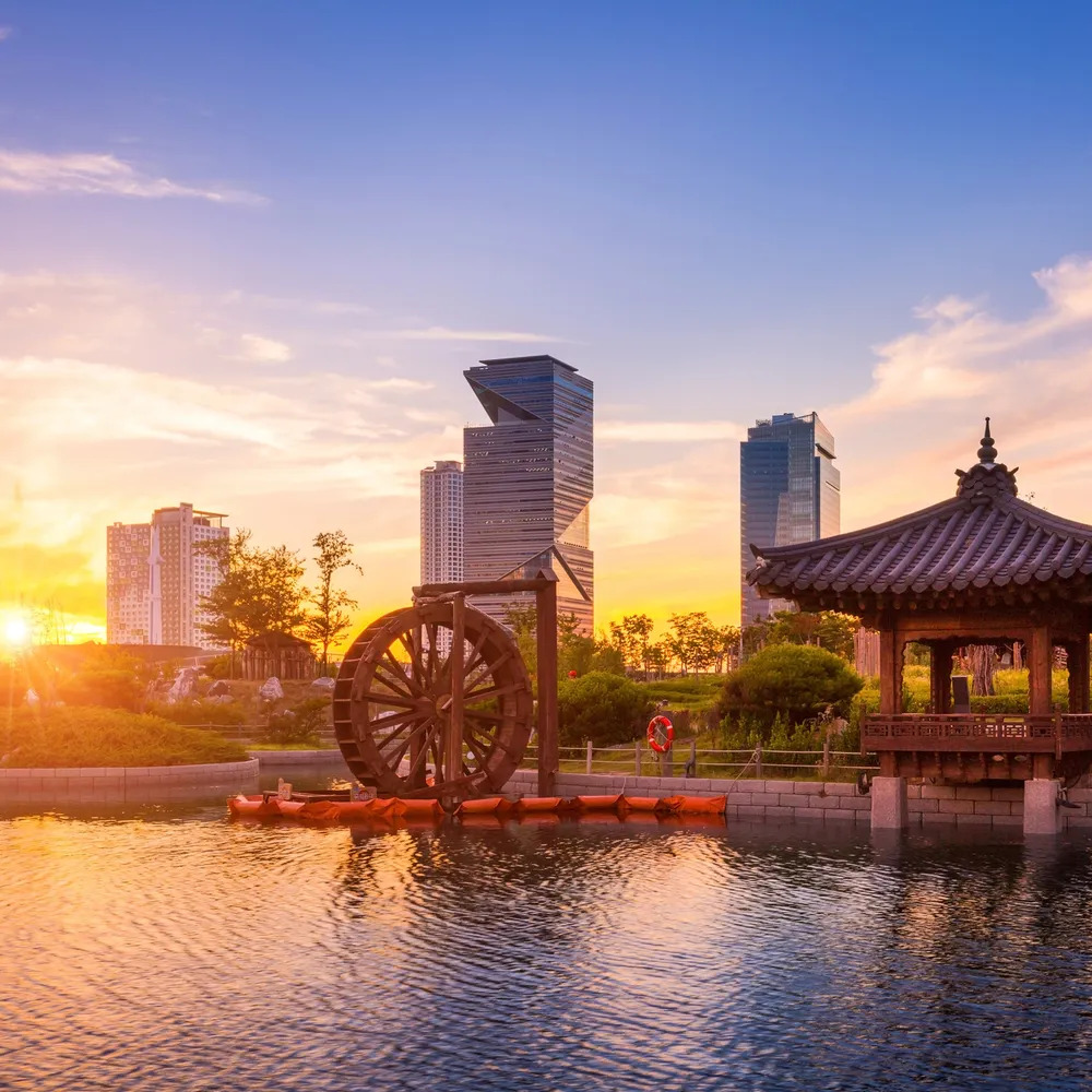 Ho&agrave;ng h&ocirc;n rực rỡ tại Songdo Central Park