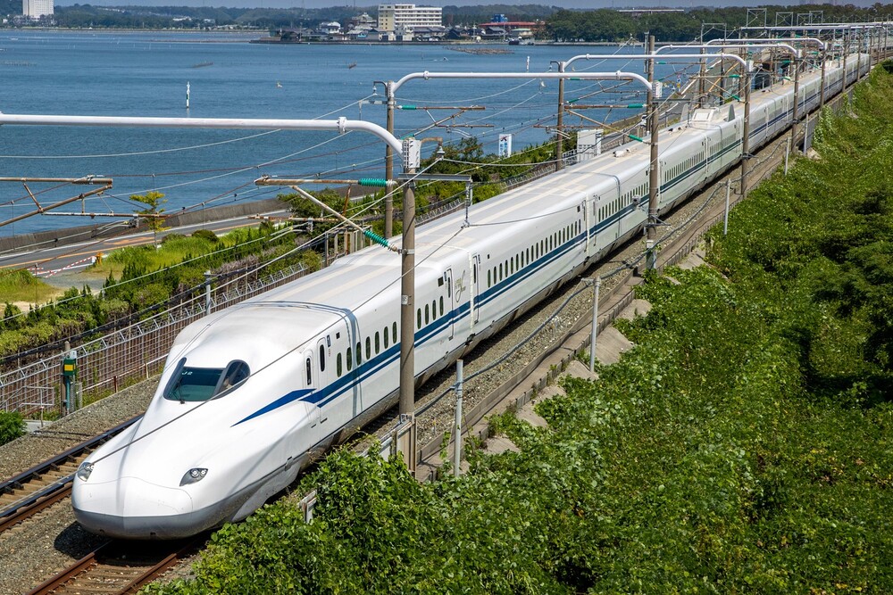 T&agrave;u Shinkansen tại ga Kyoto &ndash; phương tiện di chuyển nhanh v&agrave; phổ biến ở Kansai