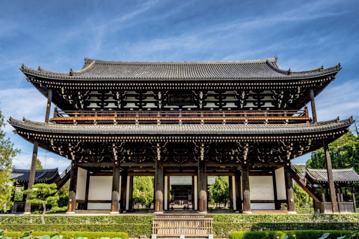 Khung cảnh chùa Tofuku-ji yên bình với lối kiến trúc cổ kính