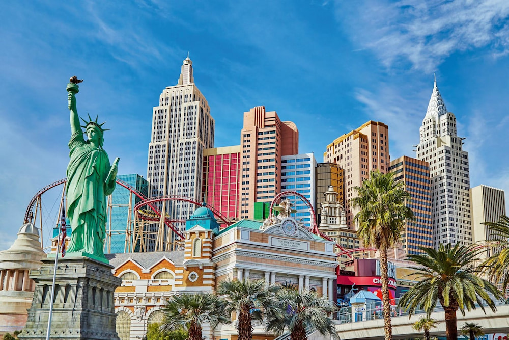 Bạn có thể ghé thăm Las Vegas vào mùa thu để tận hưởng không khí mát mẻ, không quá nóng bức