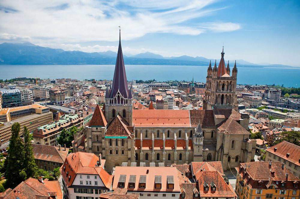 Nh&agrave; thờ Lausanne nổi bật bởi kiến tr&uacute;c mang phong c&aacute;ch Gothic cổ k&iacute;nh v&agrave; trang nghi&ecirc;m