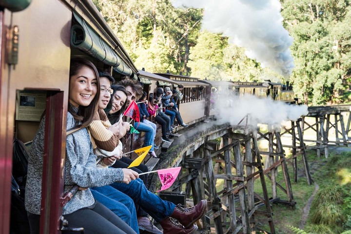 Ngược dòng thời gian với Tàu lửa hơi nước Puffing Billy