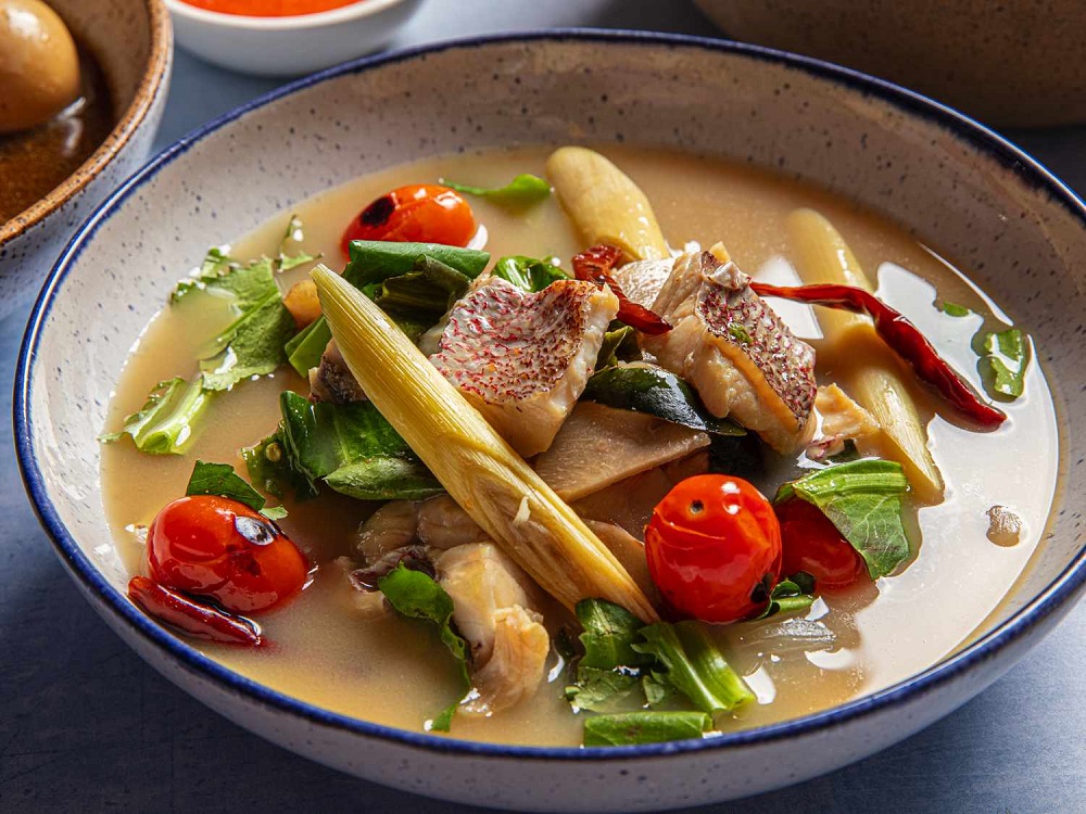 Tom Som Pla Krabok &ndash; s&uacute;p chua thanh với c&aacute; chẽm, tinh tế v&agrave; đậm vị miền Nam