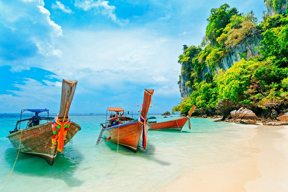 &nbsp;Phuket &ndash; H&ograve;n ngọc của biển Andaman, nơi hội tụ giữa vẻ đẹp thi&ecirc;n nhi&ecirc;n v&agrave; sự s&ocirc;i động của cuộc sống hiện đại