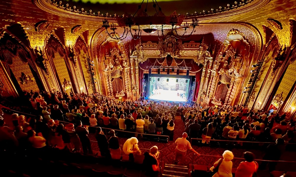 Broadway mang đến những đ&ecirc;m diễn kh&ocirc;ng thể qu&ecirc;n giữa l&ograve;ng New York