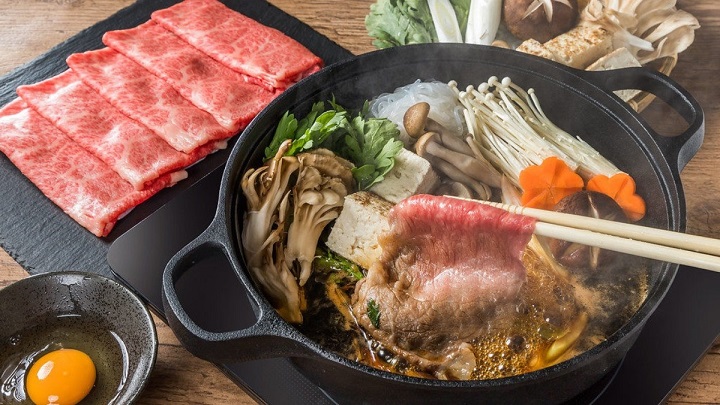 Lẩu Nhật Bản là món ăn rất được ưa chuộng trong những ngày đông lạnh giá