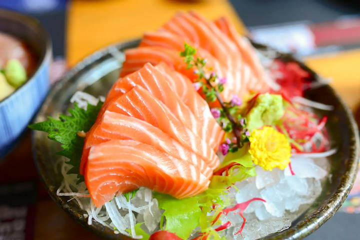 Sashimi - Món ăn nên thử khi du lịch Nhật Bản tháng 3