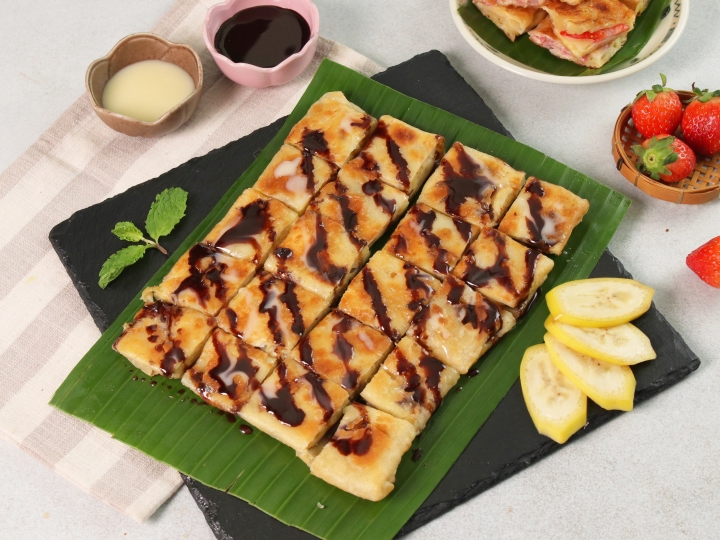 Bánh Roti kiểu Thái với lớp vỏ bánh giòn tan, thơm phức mùi bơ và sữa