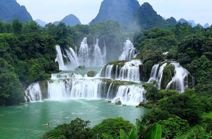 Thác Đức Thiên - Bản Giốc hùng vĩ giữa núi rừng biên giới Việt - Trung