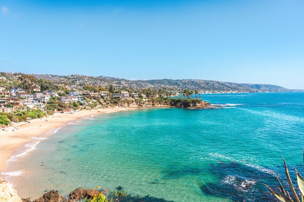 M&ugrave;a h&egrave; tr&agrave;n năng lượng tại San Diego với biển xanh, nắng v&agrave;ng
