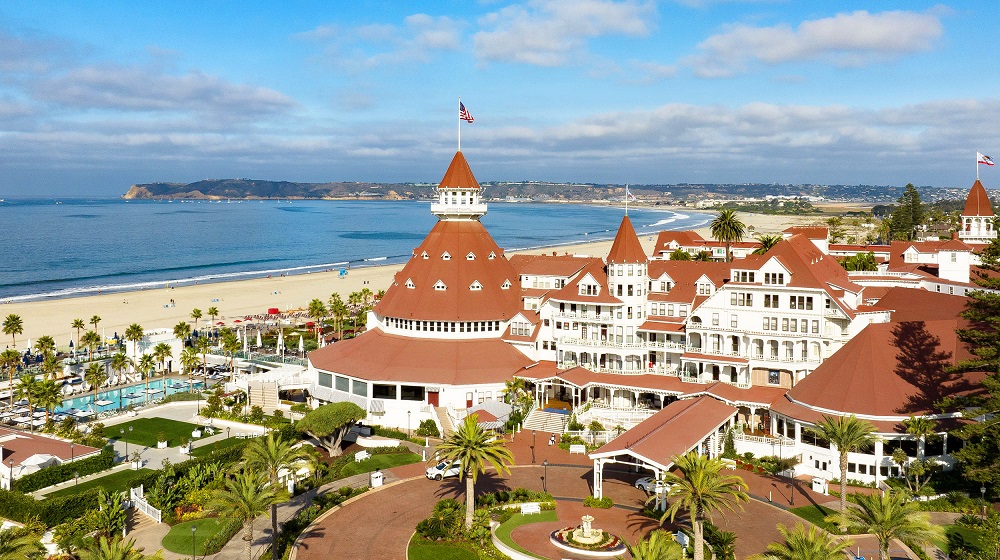 Kh&aacute;ch sạn Hotel del Coronado &ndash; biểu tượng kiến tr&uacute;c Victorian nổi tiếng, gắn liền với lịch sử v&agrave; văn h&oacute;a đảo Coronado