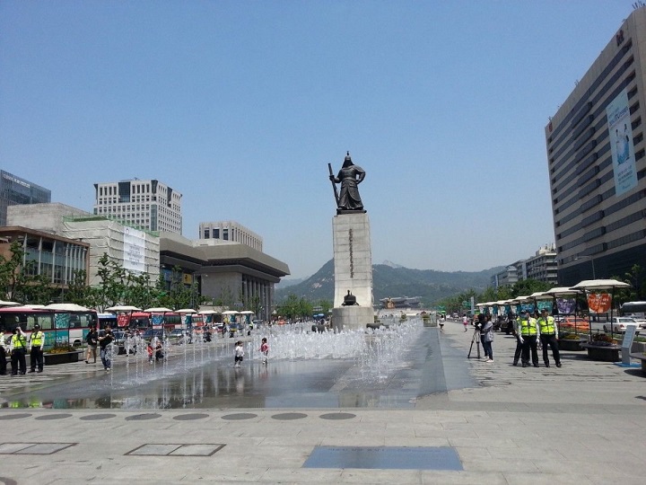Quảng trường Gwanghwamun - Trung t&acirc;m văn h&oacute;a v&agrave; lịch sử của Seoul
