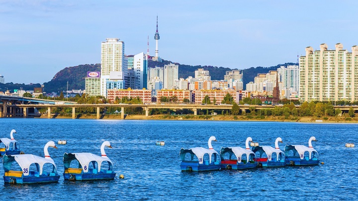 S&ocirc;ng H&agrave;n được xem l&agrave; biểu tượng của Seoul, nổi bật với nhiều hoạt động giải tr&iacute; hấp dẫn&nbsp;