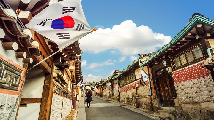 L&agrave;ng cổ Bukchon Hanok lưu giữ những ng&ocirc;i nh&agrave; truyền thống H&agrave;n Quốc giữa l&ograve;ng Seoul
