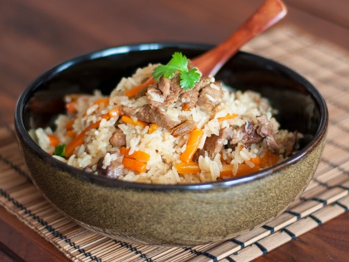 Hương vị đậm đ&agrave; của Pilaf - m&oacute;n ăn kh&ocirc;ng thể bỏ lỡ khi du lịch.