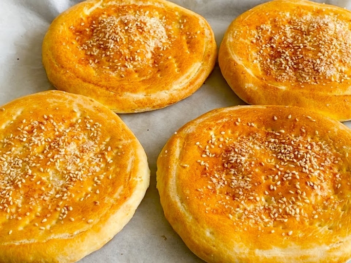 B&aacute;nh Naan n&oacute;ng gi&ograve;n, thơm phức vừa ra l&ograve;