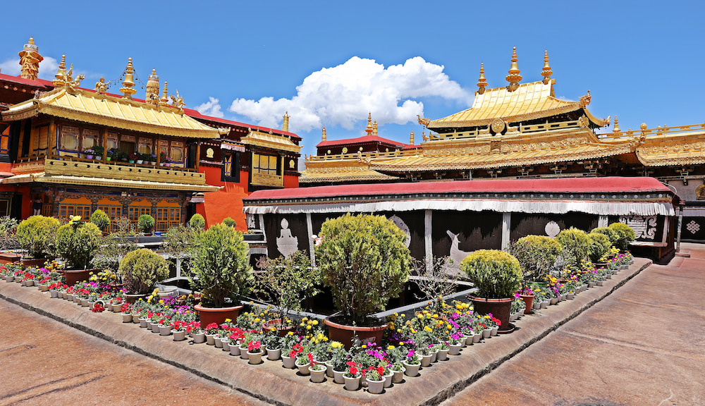 Ch&ugrave;a Jokhang mang vẻ đẹp giao thoa giữa kiến tr&uacute;c người H&aacute;n, Nepal v&agrave; T&acirc;y Tạng
