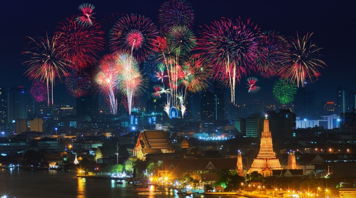 Pháo hoa rực rỡ chào đón Tết Dương Lịch tại Thái Lan