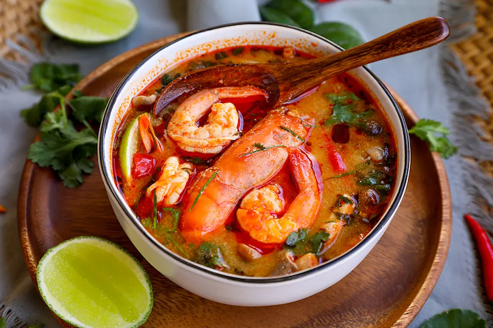 Tom Yum Goong hương vị chua cay đậm đà mê hoặc thực khách