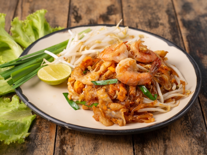 Pad Thai - Món ăn đậm đà hương vị và đặc sắc của Thái Lan