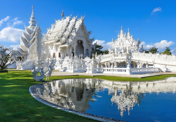 Ngôi chùa Wat Rong Khun với kiến trúc hoàn toàn màu trắng