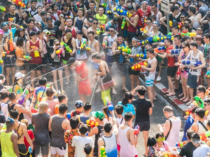 Songkran Festival là lễ hội lớn được diễn ra nhằm chào đón năm mới, thanh tẩy bụi bẩn