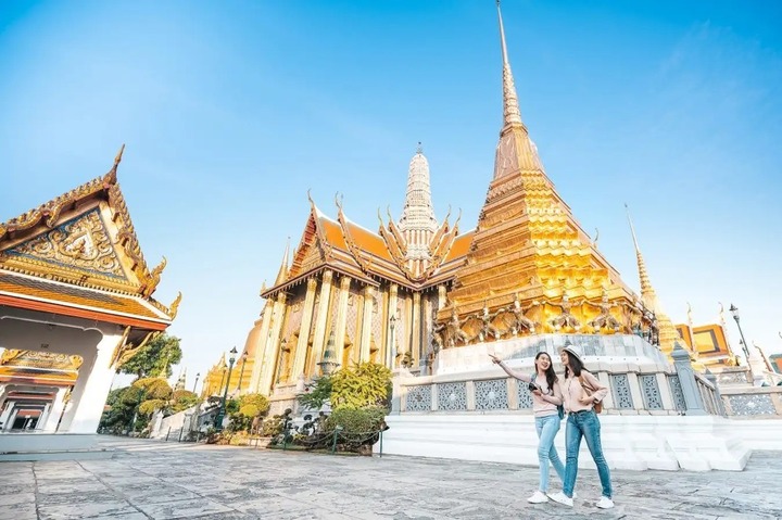 Để tiết kiệm thời gian và đảm bảo kết nối internet liên tục, bạn có thể mua sim 4G trước khi lên đường