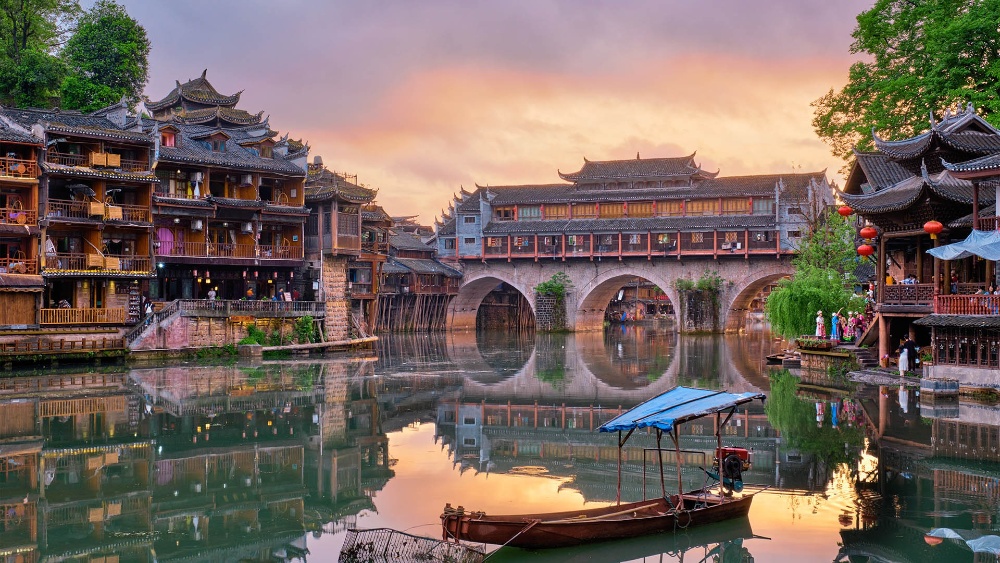 Phượng Hoàng cổ trấn yên bình tháng 10