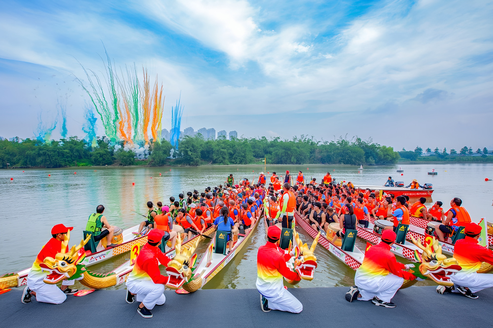 Cuộc đua thuyền rồng trong Tết Đoan Ngọ