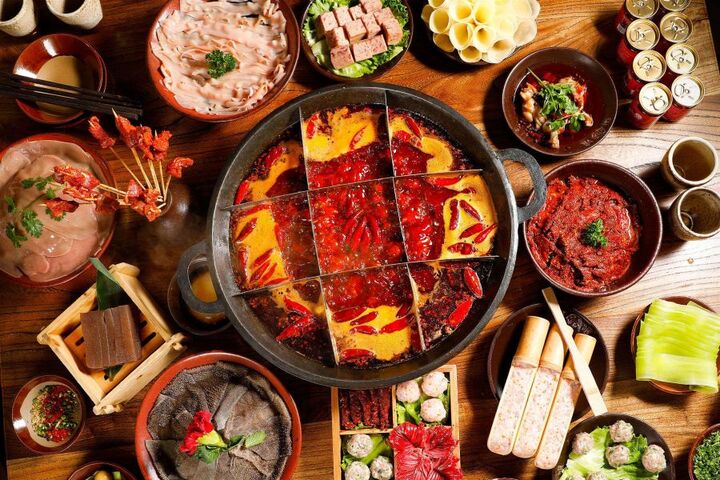 Lẩu cay Tứ Xuyên - Món ngon du khách không thể bỏ lỡ