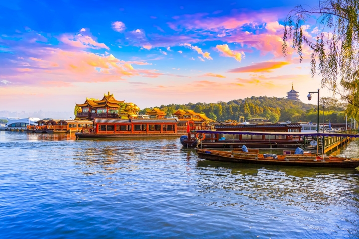 Hàng Châu là thành phố có bề dày lịch sử hơn 1000 năm, sở hữu khung cảnh thiên nhiên hữu tình