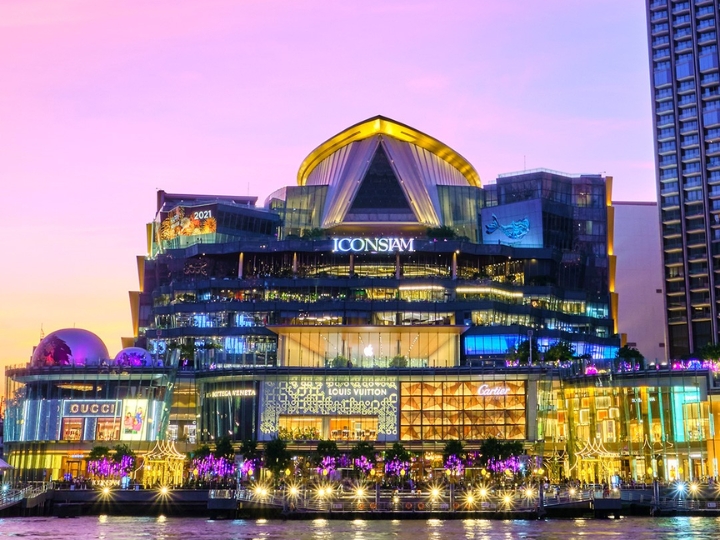 IconSiam - một trong những trung tâm thương mại lớn nhất Thái Lan với đa dạng sản phẩm