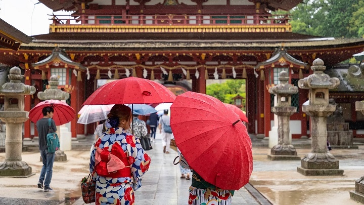 Đền Dazaifu thu h&uacute;t du kh&aacute;ch bởi phong c&aacute;ch kiến tr&uacute;c độc đ&aacute;o