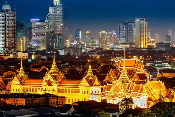 Thủ đô Bangkok về đêm với những ánh đèn rực rỡ