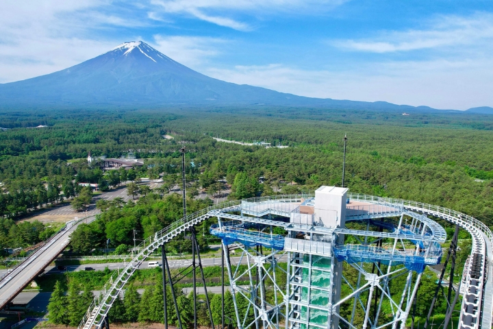 Bạn có thể tham gia các trò chơi mạo hiểm tại Fuji Q Highland
