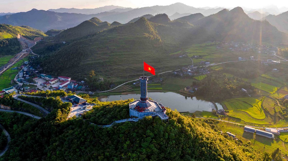 Cột cờ Lũng C&uacute;
