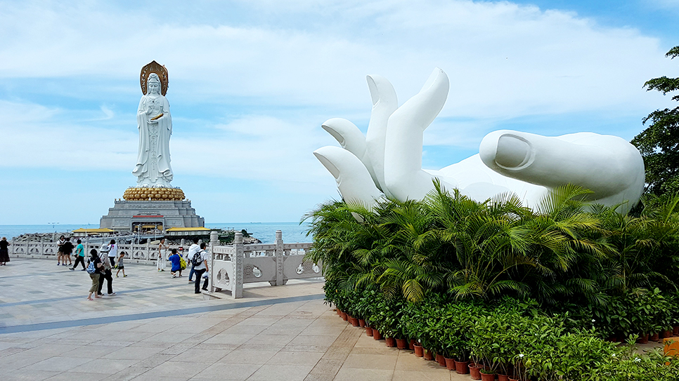 chiêm bái tượng Phật Bà Quan Âm Thượng Hải Nam Sơn