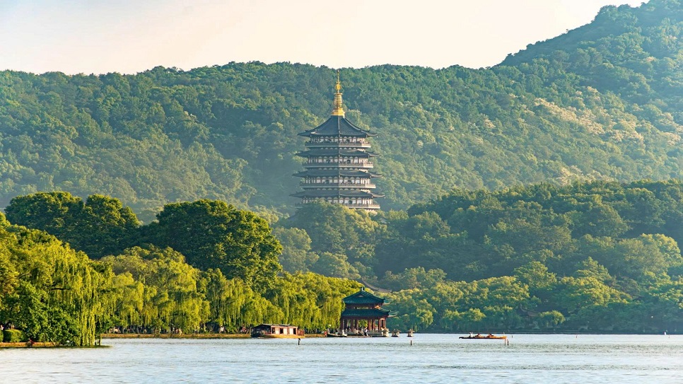 T&acirc;y Hồ