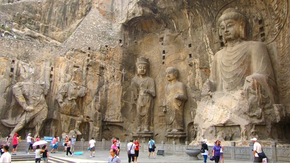 Long M&ocirc;n Thạch Quật 