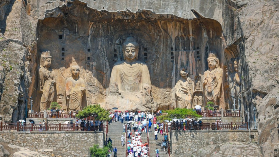 Long M&ocirc;n Thạch Quật 