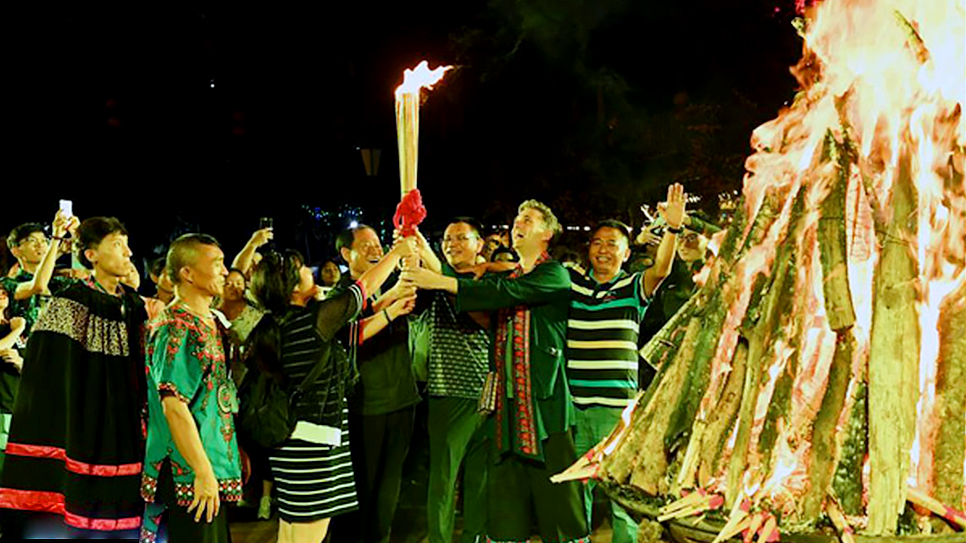 L&agrave;ng Tử Kh&ecirc; của người Di