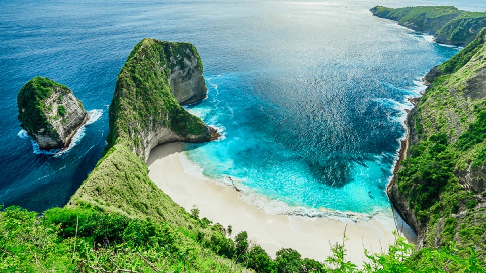 Sống lưng khủng long Bali tại biển Kelingking