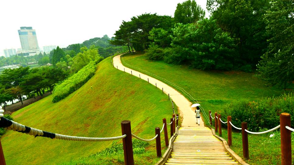 Đường m&ograve;n Ph&aacute;o đ&agrave;i Mongchontoseong